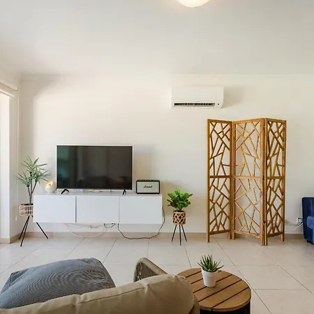 Apartment On The Stunning Olhos De água Albufeira