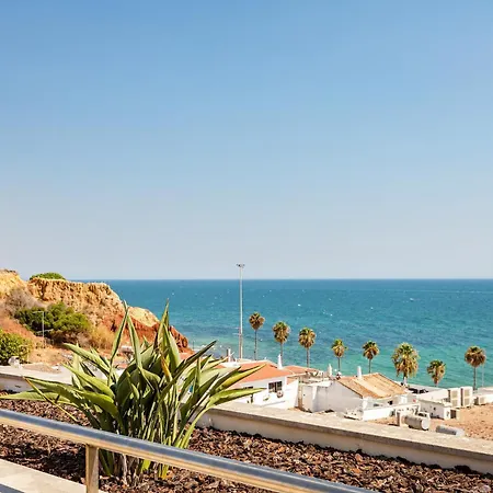 On The Stunning Olhos De água Apartment *