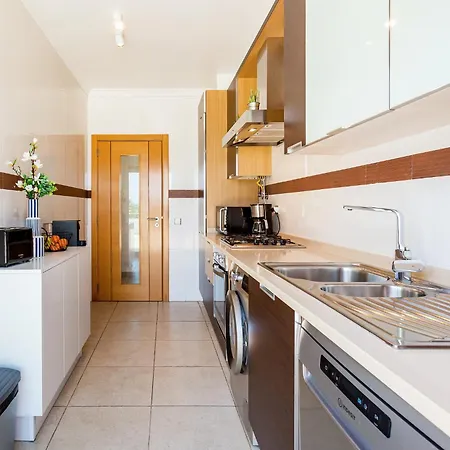 On The Stunning Olhos De Agua Апартаменты *