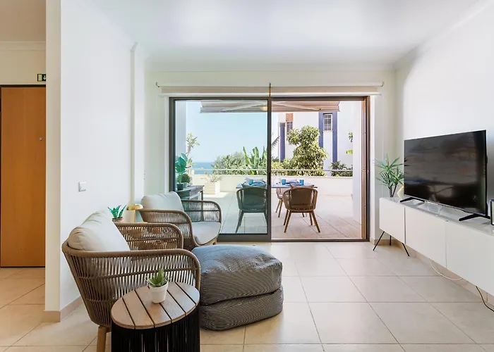 Appartamento On The Stunning Olhos De água